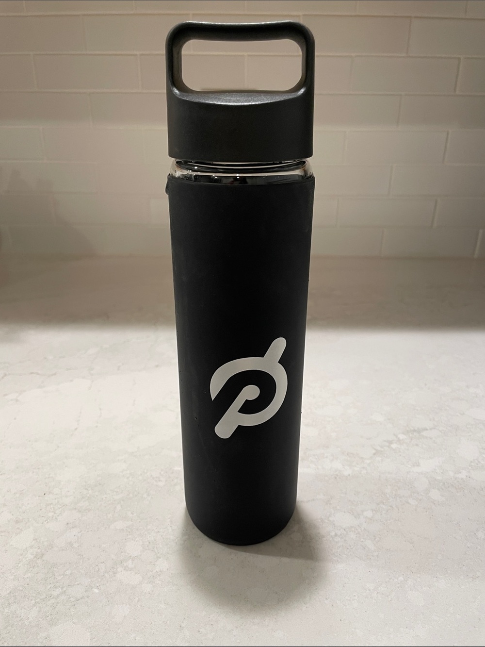 NEW Peloton Water Bottle Black Glass Silicone Rubber Grip Logo Screw Top 16 Oz.